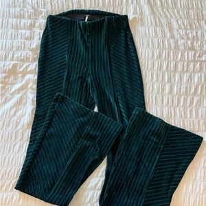 Free People women’s Sz Small Velvet textured pull on pant